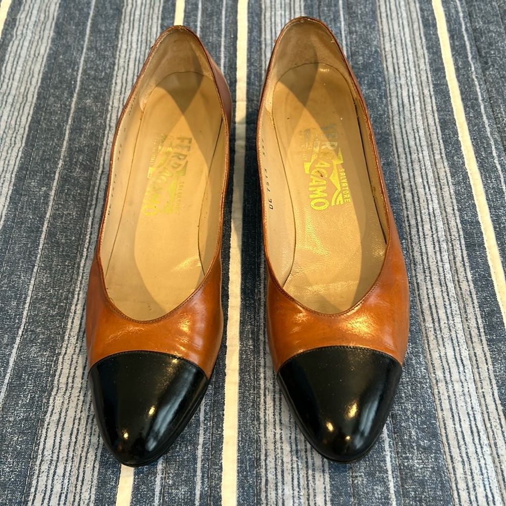Preowned Salvatore Ferragamo women’s shoes, size 9 EEEE. Brown with black tips.